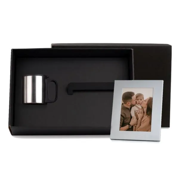 KIT CANECA EM AÇO INOX E PORTA-RETRATO EM ALUMÍNIO - 2 PÇS — foto 1 de 1